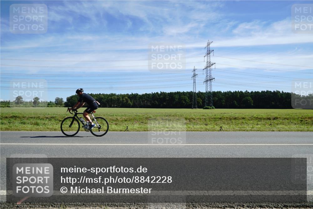 07.09.2025 - 19. Norderstedt Triathlon Michael Burmester http://msf.ph/oto/8842228 07.09.2025 12:28:56 Radfahren 265 meine-sportfotos.de