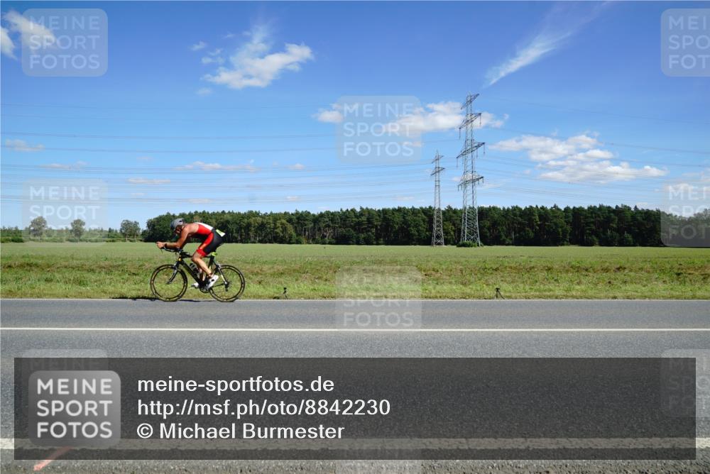 07.09.2025 - 19. Norderstedt Triathlon Michael Burmester http://msf.ph/oto/8842230 07.09.2025 14:35:49 Radfahren 1029 meine-sportfotos.de
