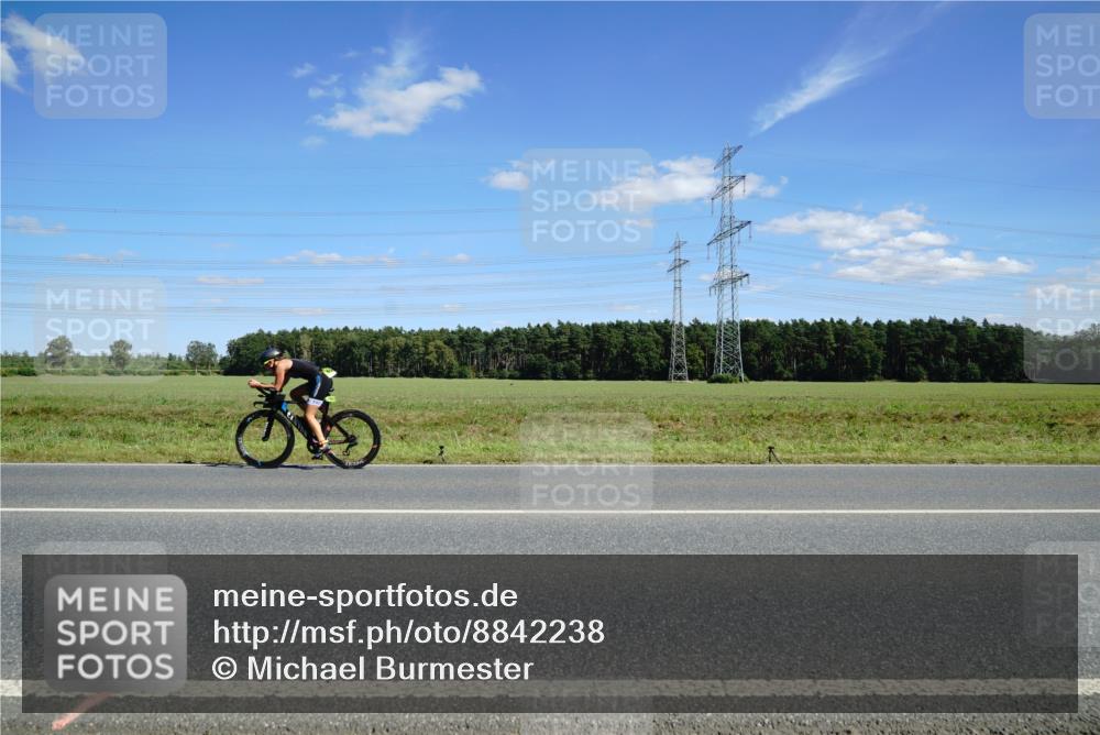 07.09.2025 - 19. Norderstedt Triathlon Michael Burmester http://msf.ph/oto/8842238 07.09.2025 14:35:52 Radfahren 1029 meine-sportfotos.de