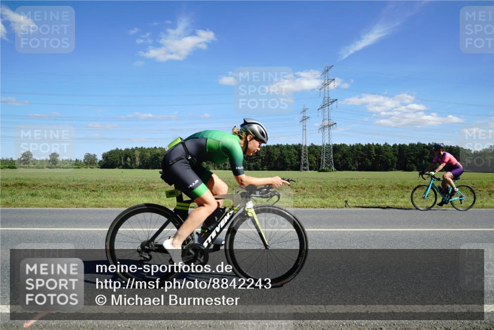 07.09.2025 - 19. Norderstedt Triathlon Michael Burmester http://msf.ph/oto/8842243 07.09.2025 14:35:55 Radfahren 465, 1500 meine-sportfotos.de