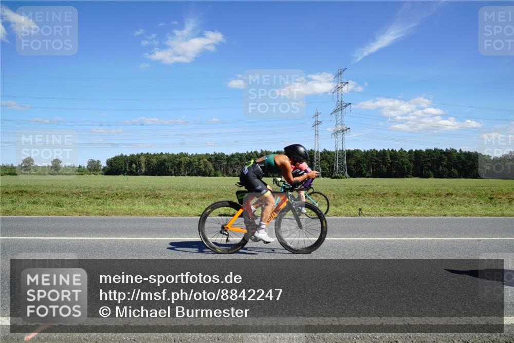 07.09.2025 - 19. Norderstedt Triathlon Michael Burmester http://msf.ph/oto/8842247 07.09.2025 14:35:56 Radfahren 465, 1017, 1500 meine-sportfotos.de