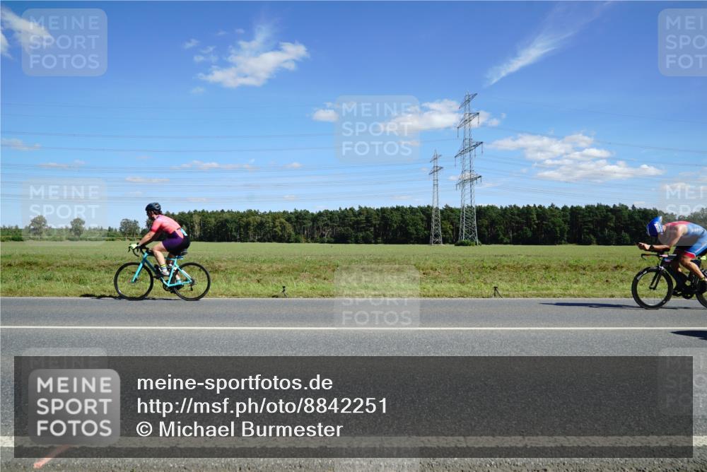 07.09.2025 - 19. Norderstedt Triathlon Michael Burmester http://msf.ph/oto/8842251 07.09.2025 14:35:56 Radfahren 465, 1017, 1500 meine-sportfotos.de