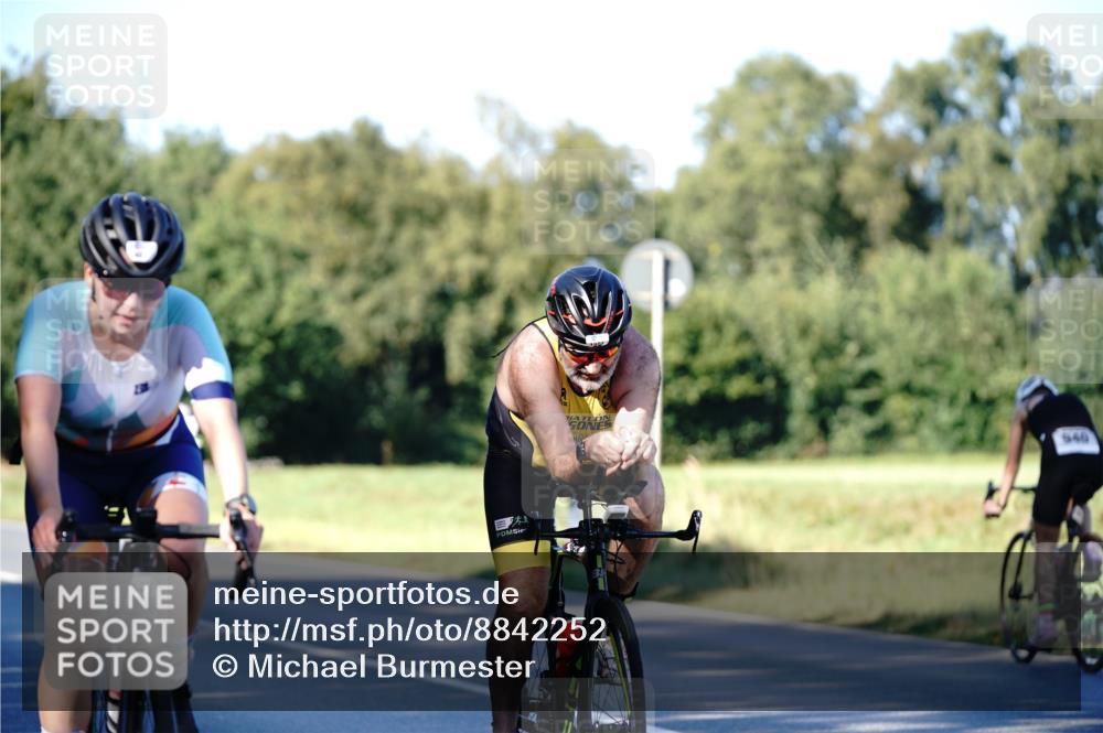 07.09.2025 - 19. Norderstedt Triathlon Michael Burmester http://msf.ph/oto/8842252 07.09.2025 15:43:43 Radfahren 407, 445, 1433, 1523 meine-sportfotos.de