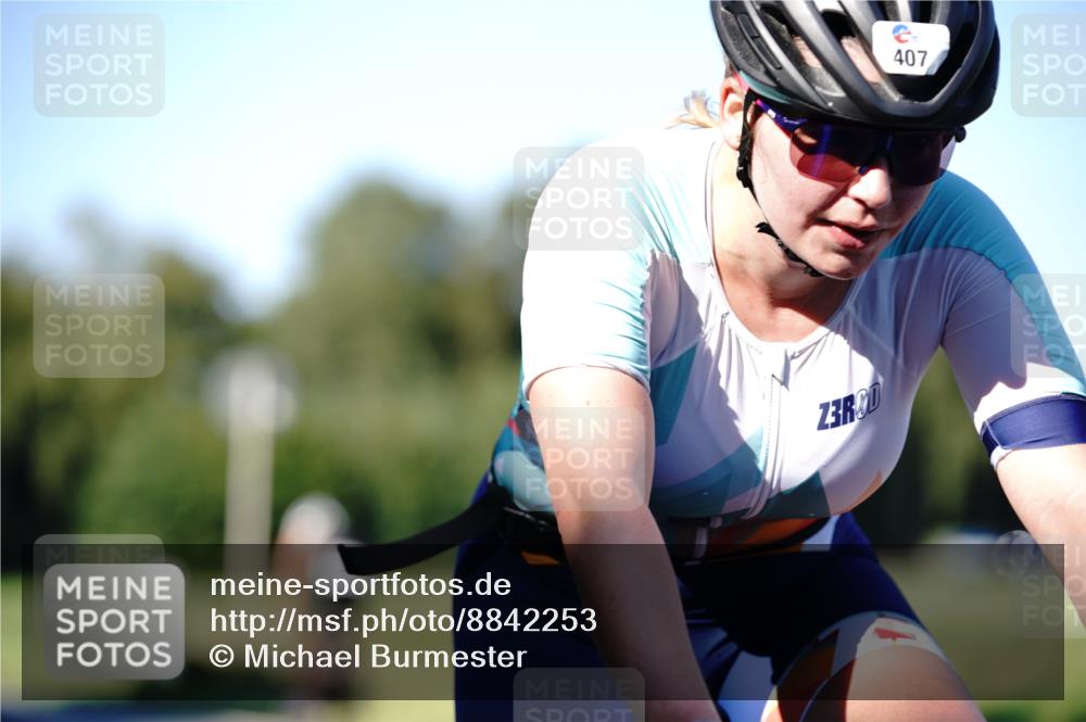 07.09.2025 - 19. Norderstedt Triathlon Michael Burmester http://msf.ph/oto/8842253 07.09.2025 15:43:44 Radfahren 407, 1433, 1523 meine-sportfotos.de