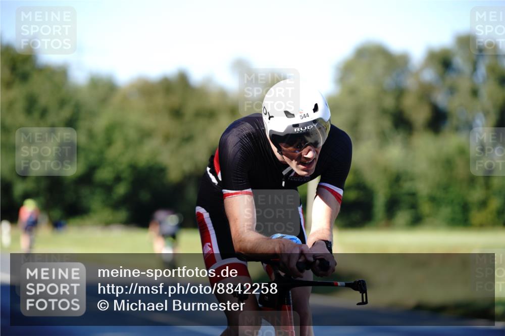 07.09.2025 - 19. Norderstedt Triathlon Michael Burmester http://msf.ph/oto/8842258 07.09.2025 15:43:59 Radfahren 544 meine-sportfotos.de
