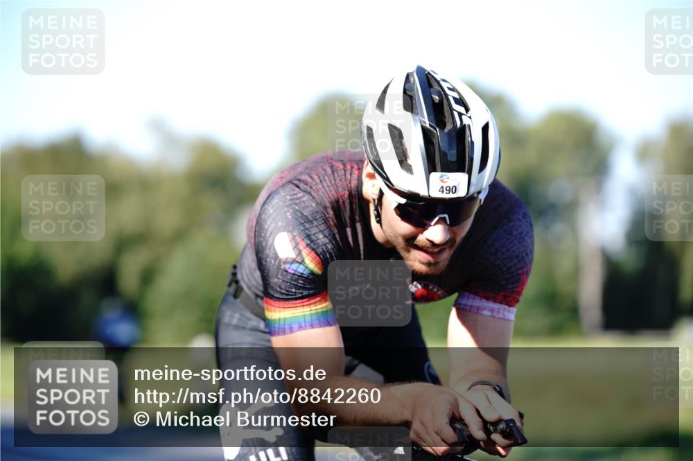 07.09.2025 - 19. Norderstedt Triathlon Michael Burmester http://msf.ph/oto/8842260 07.09.2025 15:44:07 Radfahren 490 meine-sportfotos.de
