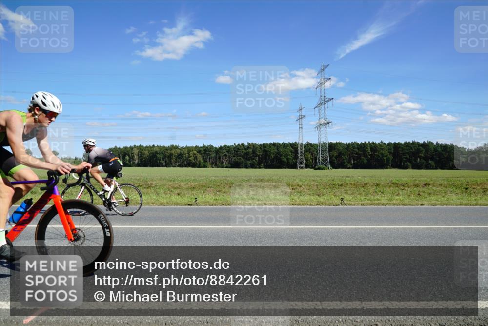 07.09.2025 - 19. Norderstedt Triathlon Michael Burmester http://msf.ph/oto/8842261 07.09.2025 14:35:58 Radfahren 465, 1017, 1500 meine-sportfotos.de
