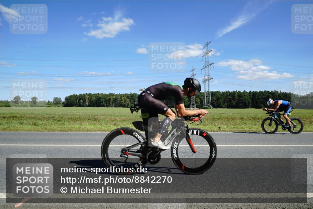 07.09.2025 - 19. Norderstedt Triathlon Michael Burmester http://msf.ph/oto/8842270 07.09.2025 14:36:05 Radfahren 1037, 1406 meine-sportfotos.de