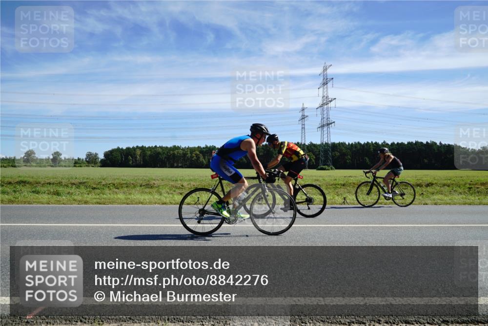 07.09.2025 - 19. Norderstedt Triathlon Michael Burmester http://msf.ph/oto/8842276 07.09.2025 12:29:21 Radfahren 161, 266, 750, 1251 meine-sportfotos.de