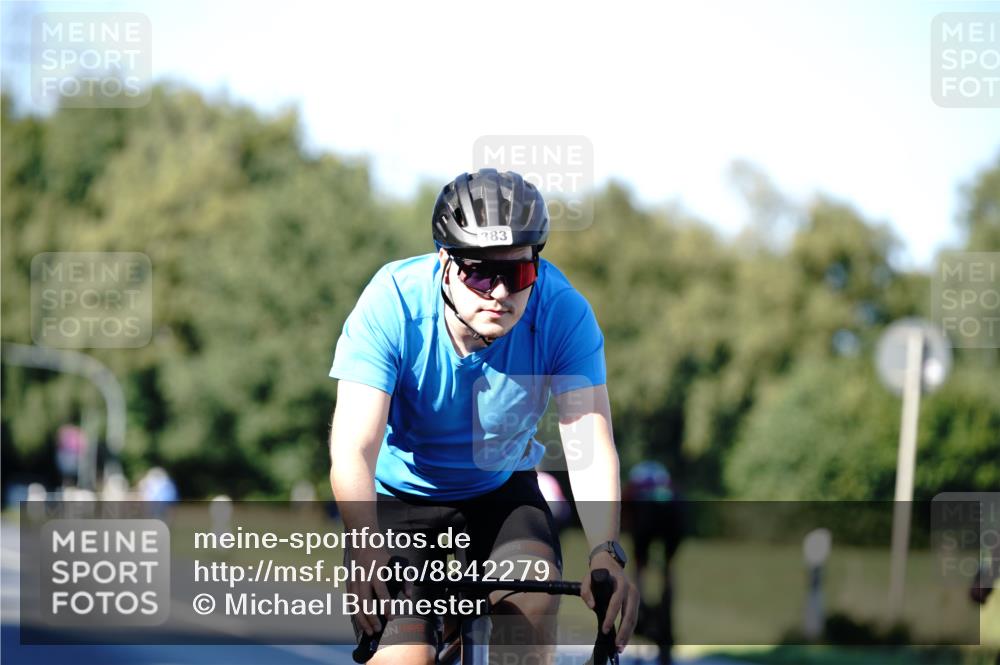 07.09.2025 - 19. Norderstedt Triathlon Michael Burmester http://msf.ph/oto/8842279 07.09.2025 15:44:23 Radfahren 383, 542, 884 meine-sportfotos.de
