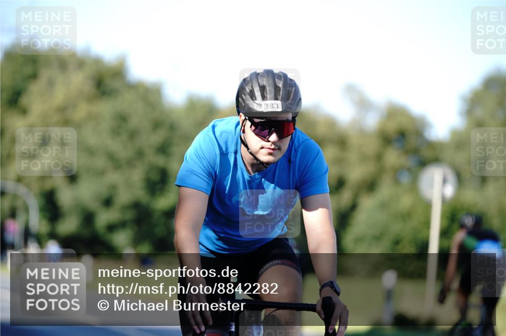 07.09.2025 - 19. Norderstedt Triathlon Michael Burmester http://msf.ph/oto/8842282 07.09.2025 15:44:23 Radfahren 383, 542, 884 meine-sportfotos.de
