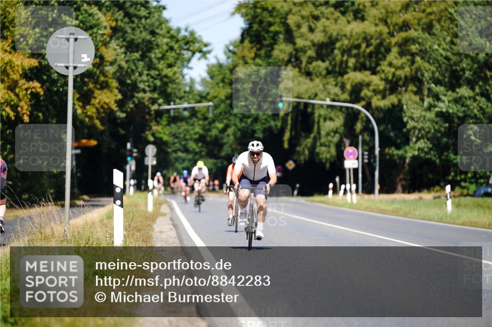 07.09.2025 - 19. Norderstedt Triathlon Michael Burmester http://msf.ph/oto/8842283 07.09.2025 12:56:17 Radfahren 171, 337 meine-sportfotos.de