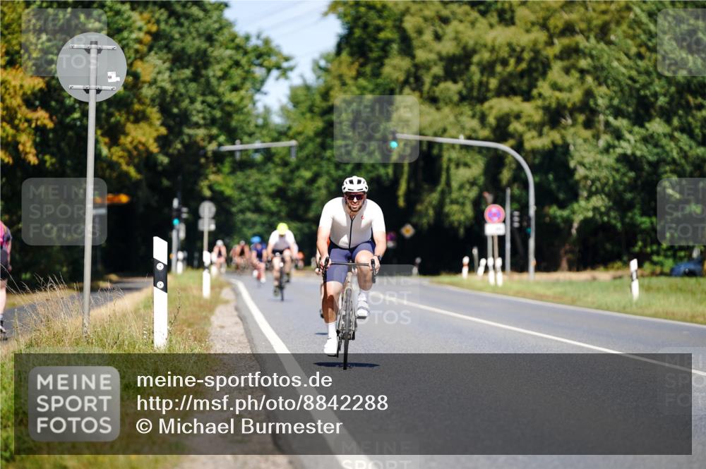 07.09.2025 - 19. Norderstedt Triathlon Michael Burmester http://msf.ph/oto/8842288 07.09.2025 12:56:18 Radfahren 145, 171 meine-sportfotos.de