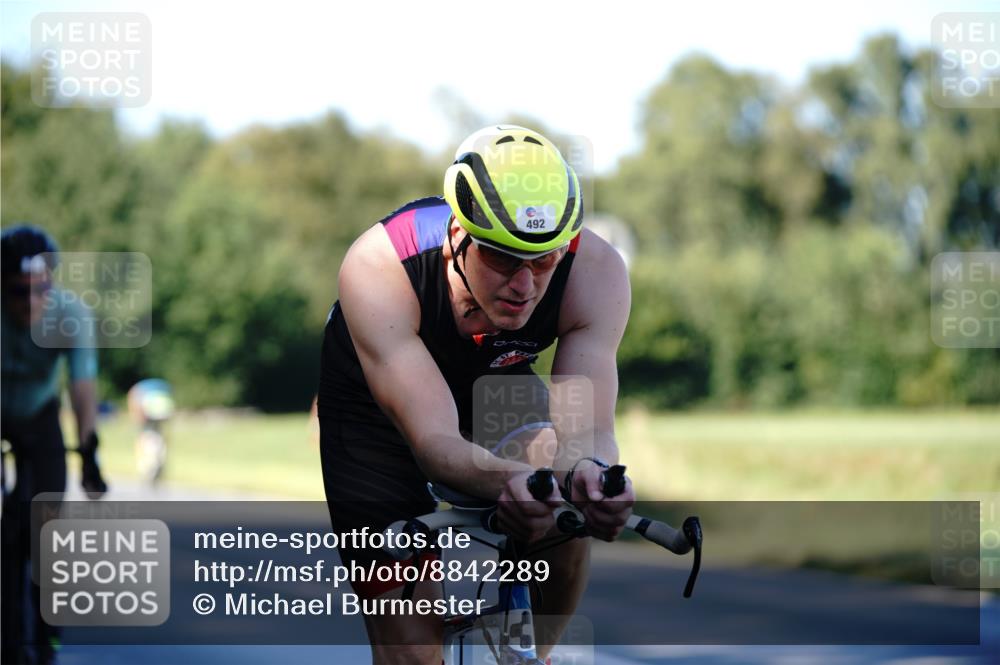 07.09.2025 - 19. Norderstedt Triathlon Michael Burmester http://msf.ph/oto/8842289 07.09.2025 15:44:31 Radfahren 492, 945, 1512 meine-sportfotos.de