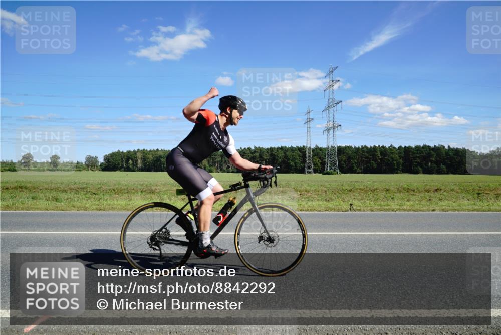07.09.2025 - 19. Norderstedt Triathlon Michael Burmester http://msf.ph/oto/8842292 07.09.2025 14:36:13 Radfahren 968 meine-sportfotos.de