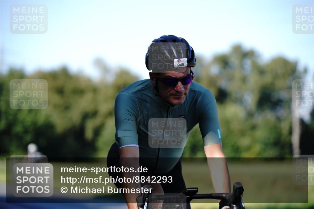 07.09.2025 - 19. Norderstedt Triathlon Michael Burmester http://msf.ph/oto/8842293 07.09.2025 15:44:31 Radfahren 492, 945, 1512 meine-sportfotos.de