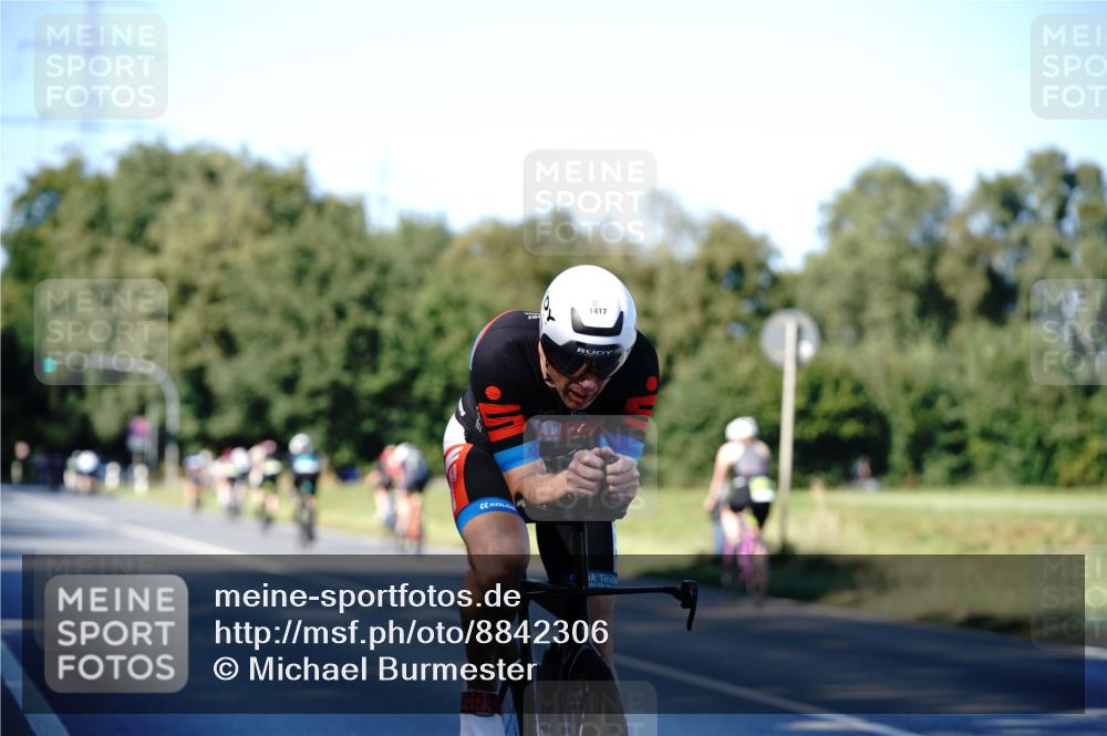 07.09.2025 - 19. Norderstedt Triathlon Michael Burmester http://msf.ph/oto/8842306 07.09.2025 15:44:44 Radfahren 1417 meine-sportfotos.de
