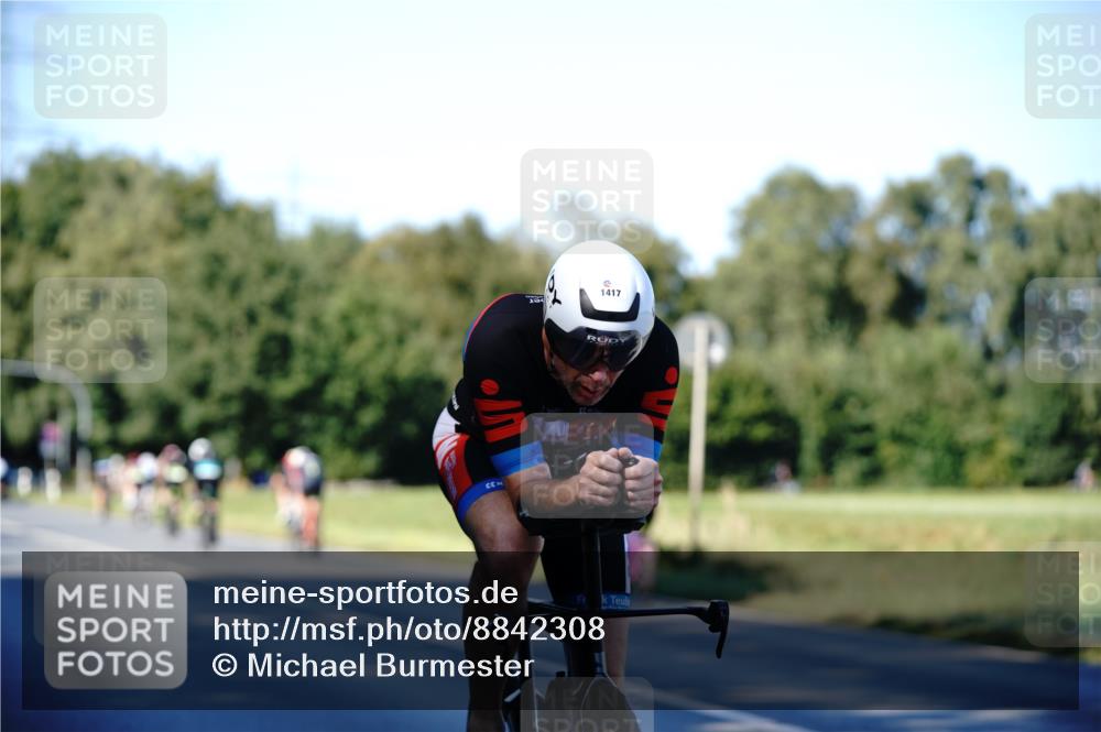 07.09.2025 - 19. Norderstedt Triathlon Michael Burmester http://msf.ph/oto/8842308 07.09.2025 15:44:45 Radfahren 1417 meine-sportfotos.de