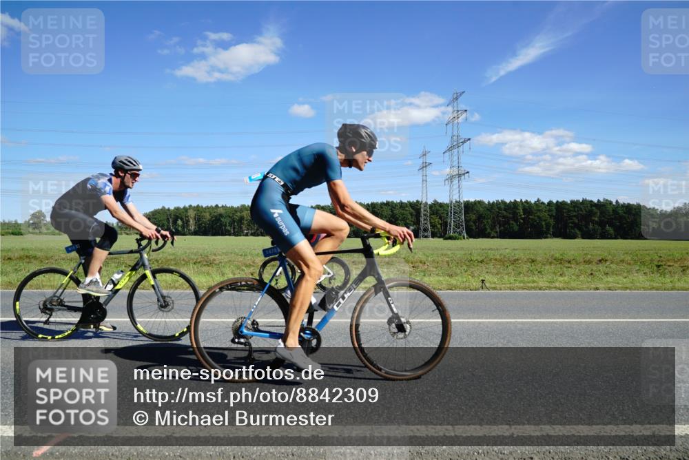07.09.2025 - 19. Norderstedt Triathlon Michael Burmester http://msf.ph/oto/8842309 07.09.2025 14:36:27 Radfahren 410, 1478 meine-sportfotos.de