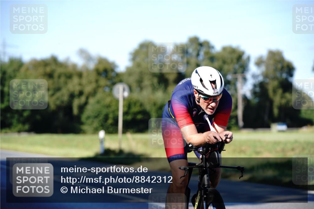 07.09.2025 - 19. Norderstedt Triathlon Michael Burmester http://msf.ph/oto/8842312 07.09.2025 15:44:55 Radfahren 1539 meine-sportfotos.de