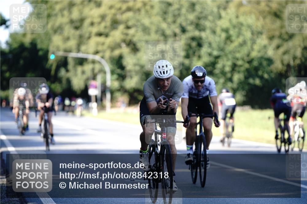 07.09.2025 - 19. Norderstedt Triathlon Michael Burmester http://msf.ph/oto/8842318 07.09.2025 15:46:22 Radfahren 518, 912, 933, 1407, 1494 meine-sportfotos.de