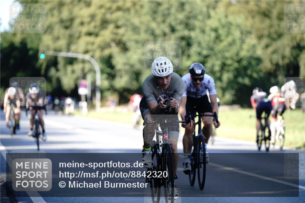 07.09.2025 - 19. Norderstedt Triathlon Michael Burmester http://msf.ph/oto/8842320 07.09.2025 15:46:22 Radfahren 518, 912, 933, 1407, 1494 meine-sportfotos.de