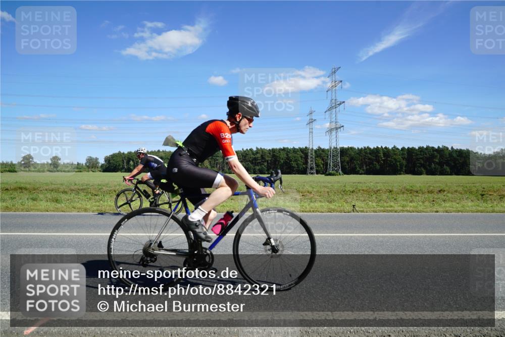 07.09.2025 - 19. Norderstedt Triathlon Michael Burmester http://msf.ph/oto/8842321 07.09.2025 14:36:36 Radfahren 970 meine-sportfotos.de