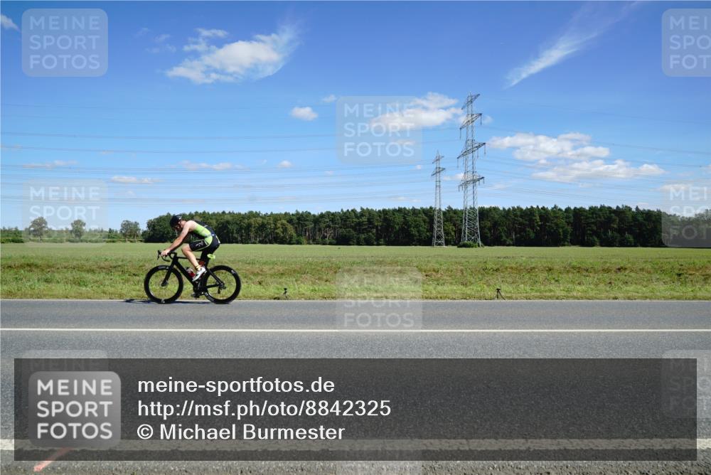 07.09.2025 - 19. Norderstedt Triathlon Michael Burmester http://msf.ph/oto/8842325 07.09.2025 14:36:41 Radfahren  meine-sportfotos.de