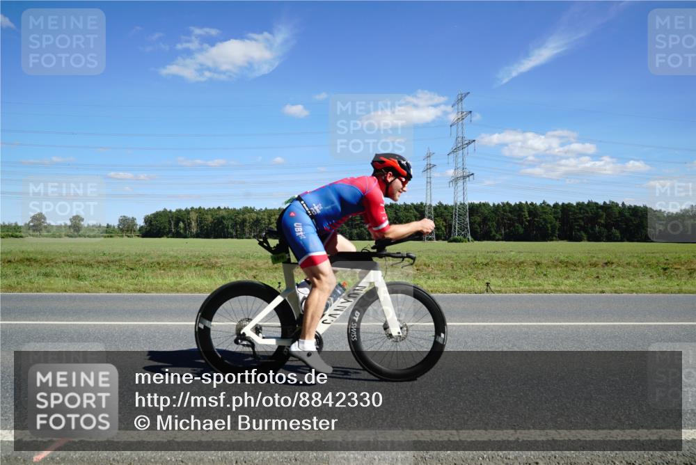07.09.2025 - 19. Norderstedt Triathlon Michael Burmester http://msf.ph/oto/8842330 07.09.2025 14:36:44 Radfahren 1019 meine-sportfotos.de