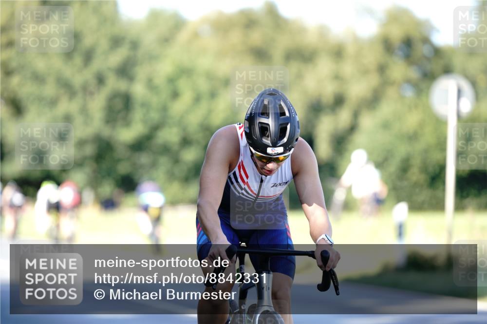 07.09.2025 - 19. Norderstedt Triathlon Michael Burmester http://msf.ph/oto/8842331 07.09.2025 15:46:38 Radfahren 526, 536 meine-sportfotos.de