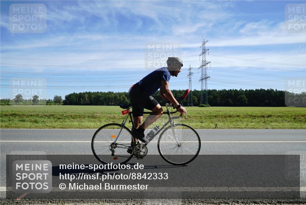 07.09.2025 - 19. Norderstedt Triathlon Michael Burmester http://msf.ph/oto/8842333 07.09.2025 12:29:57 Radfahren 145, 177, 251, 737, 811 meine-sportfotos.de