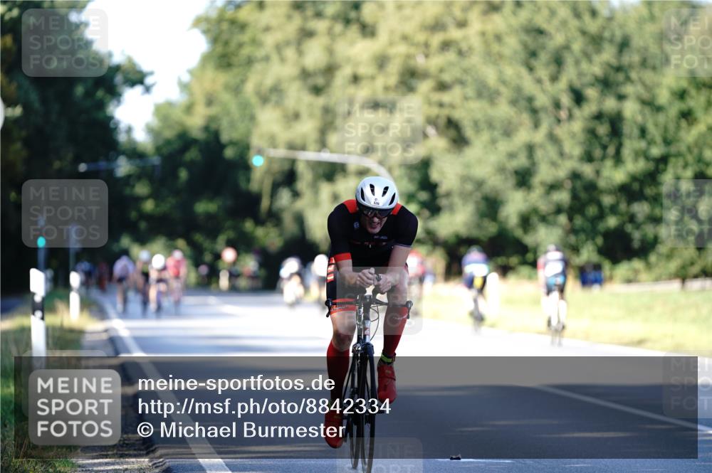 07.09.2025 - 19. Norderstedt Triathlon Michael Burmester http://msf.ph/oto/8842334 07.09.2025 15:46:40 Radfahren 526, 536 meine-sportfotos.de