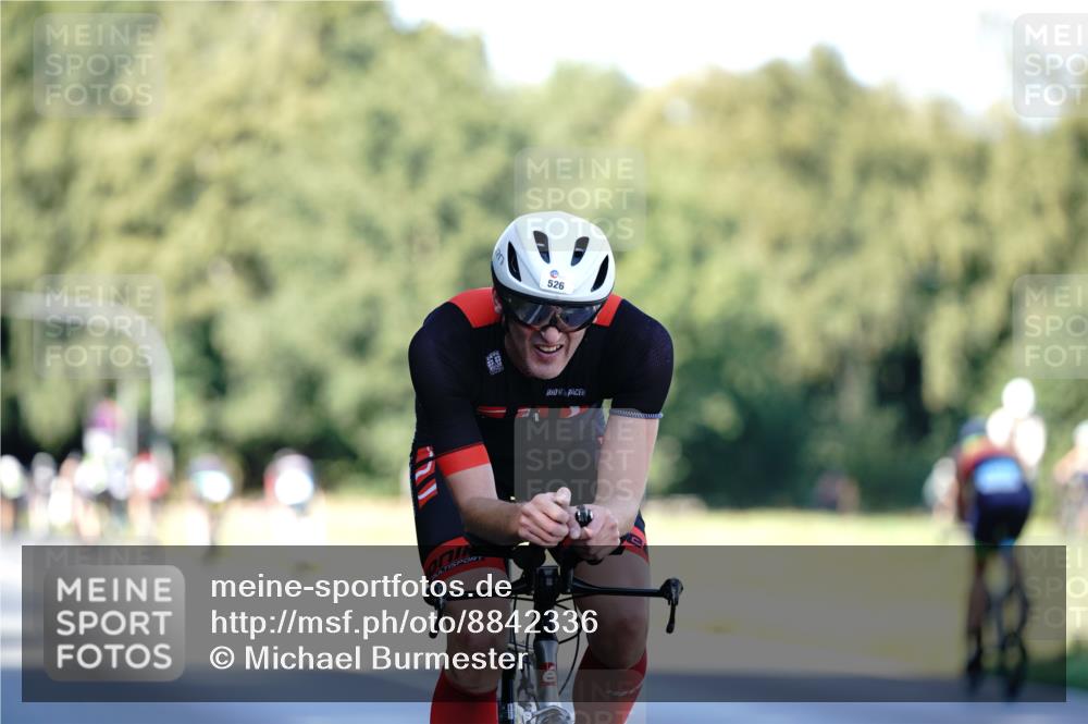 07.09.2025 - 19. Norderstedt Triathlon Michael Burmester http://msf.ph/oto/8842336 07.09.2025 15:46:41 Radfahren 526, 536 meine-sportfotos.de