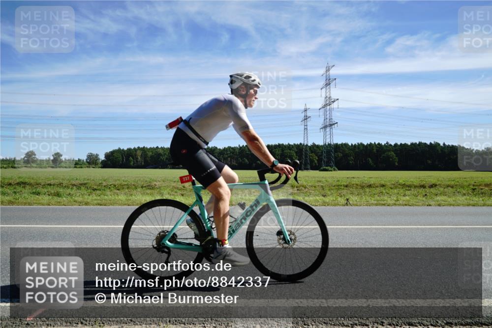 07.09.2025 - 19. Norderstedt Triathlon Michael Burmester http://msf.ph/oto/8842337 07.09.2025 12:29:59 Radfahren 145, 177, 251, 737, 811 meine-sportfotos.de