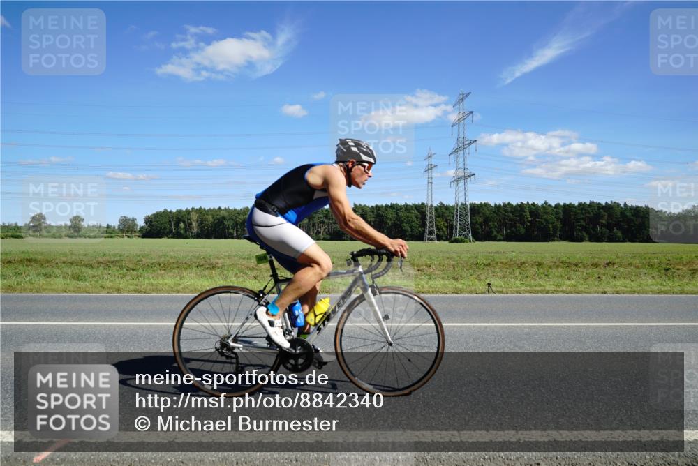 07.09.2025 - 19. Norderstedt Triathlon Michael Burmester http://msf.ph/oto/8842340 07.09.2025 14:36:49 Radfahren 1510 meine-sportfotos.de
