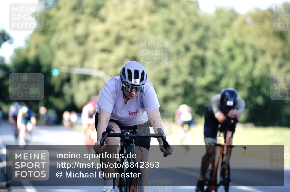07.09.2025 - 19. Norderstedt Triathlon Michael Burmester http://msf.ph/oto/8842353 07.09.2025 15:46:53 Radfahren 453, 483, 514, 914, 944 meine-sportfotos.de
