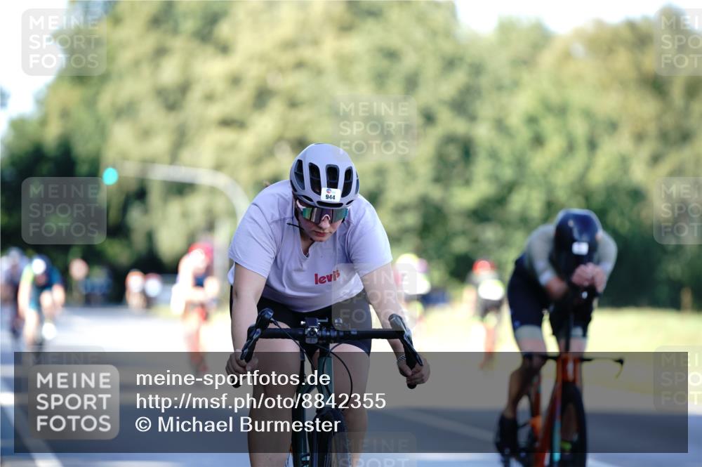 07.09.2025 - 19. Norderstedt Triathlon Michael Burmester http://msf.ph/oto/8842355 07.09.2025 15:46:53 Radfahren 453, 483, 514, 914, 944 meine-sportfotos.de