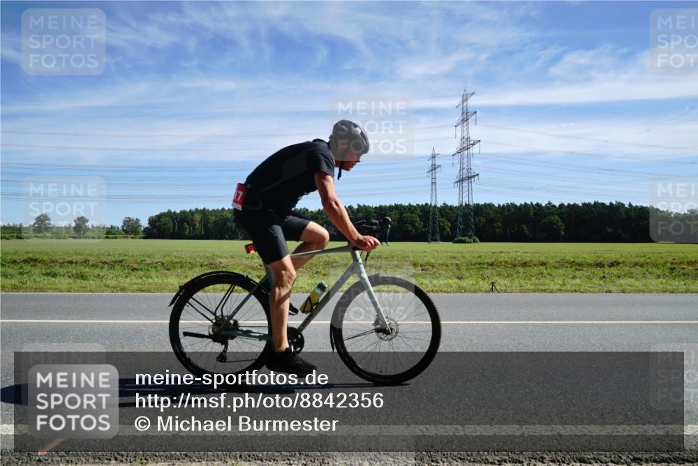 07.09.2025 - 19. Norderstedt Triathlon Michael Burmester http://msf.ph/oto/8842356 07.09.2025 12:30:05 Radfahren 307, 1317 meine-sportfotos.de