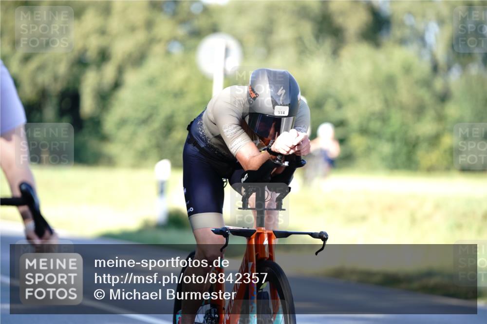 07.09.2025 - 19. Norderstedt Triathlon Michael Burmester http://msf.ph/oto/8842357 07.09.2025 15:46:54 Radfahren 453, 514, 914, 944, 1529 meine-sportfotos.de