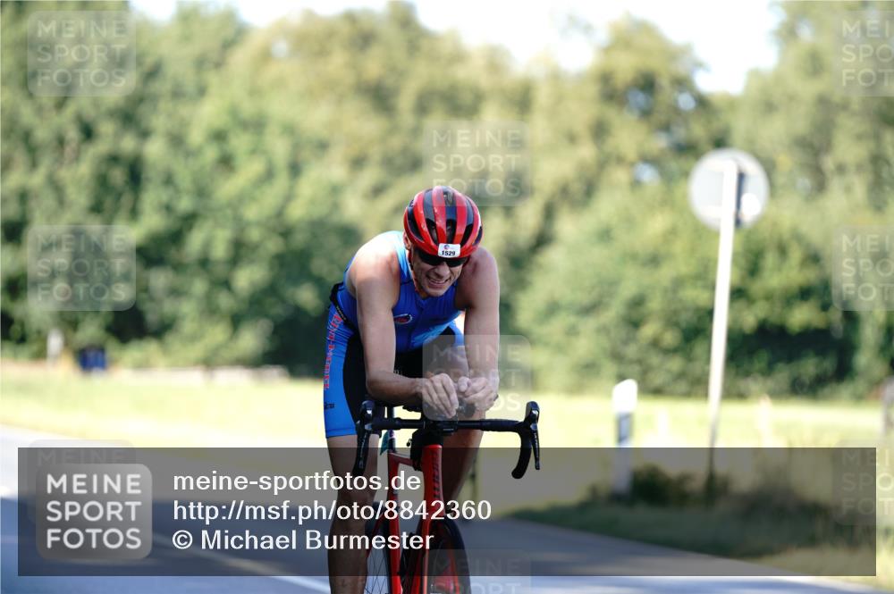 07.09.2025 - 19. Norderstedt Triathlon Michael Burmester http://msf.ph/oto/8842360 07.09.2025 15:46:57 Radfahren 514, 943, 944, 1080, 1529 meine-sportfotos.de