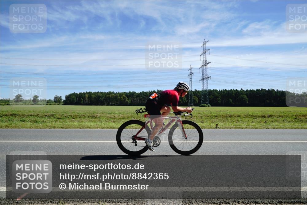 07.09.2025 - 19. Norderstedt Triathlon Michael Burmester http://msf.ph/oto/8842365 07.09.2025 12:30:09 Radfahren 295, 307, 1328 meine-sportfotos.de