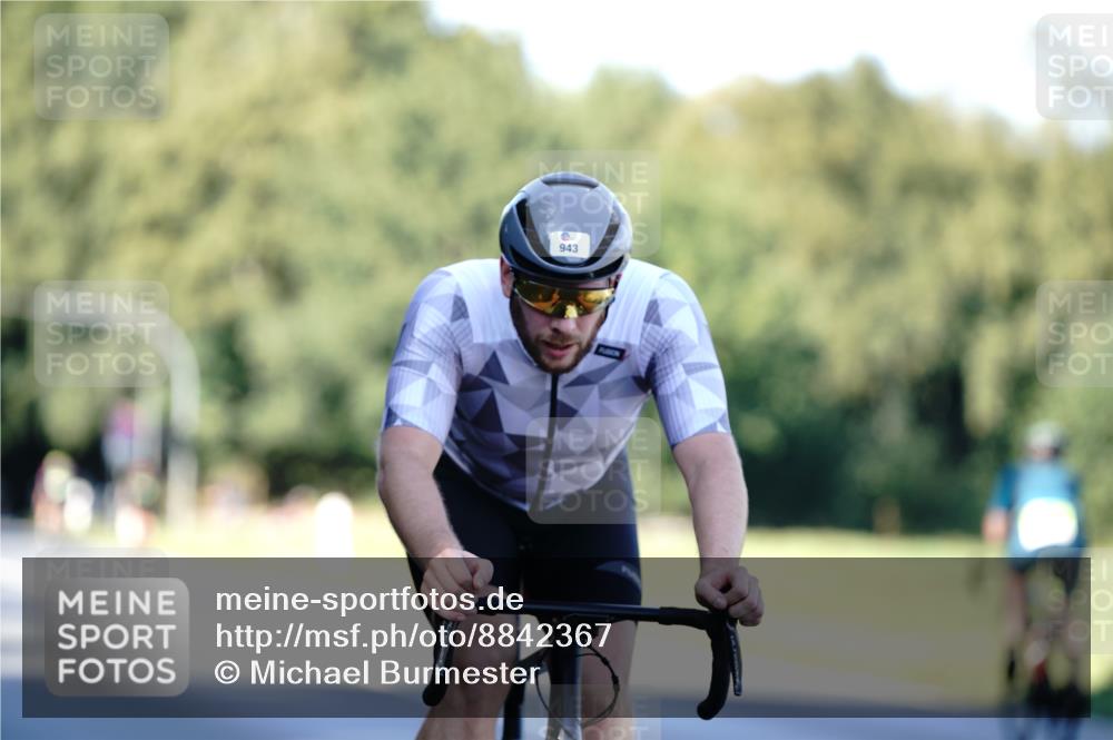 07.09.2025 - 19. Norderstedt Triathlon Michael Burmester http://msf.ph/oto/8842367 07.09.2025 15:46:59 Radfahren 943, 1080, 1529 meine-sportfotos.de
