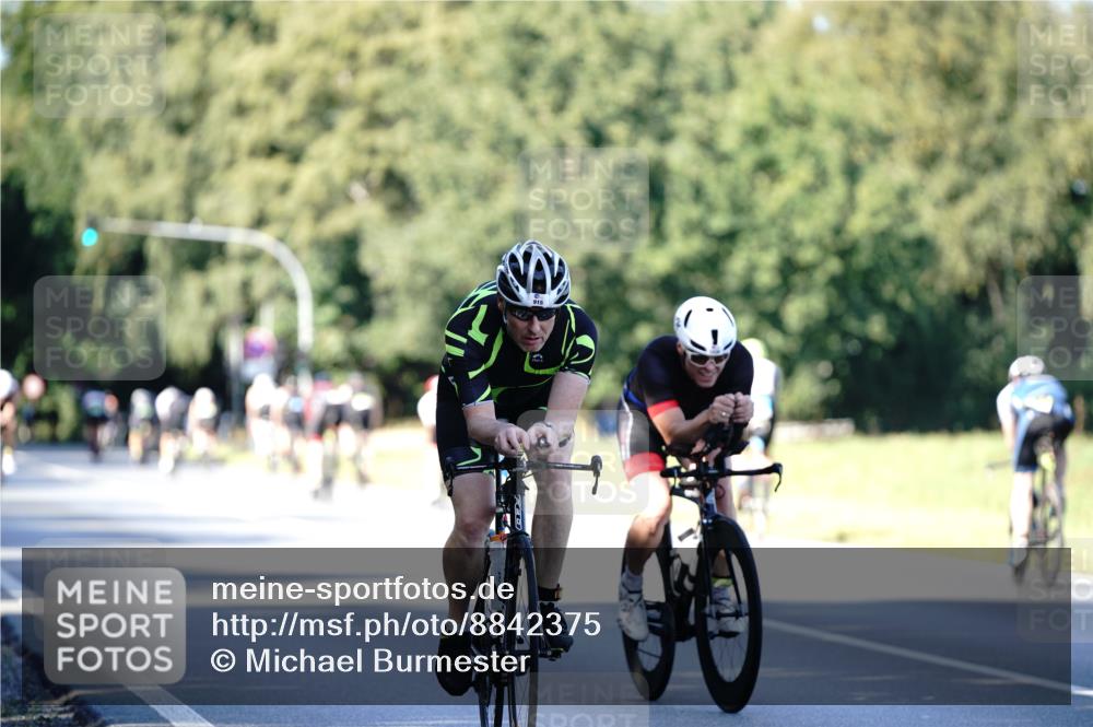07.09.2025 - 19. Norderstedt Triathlon Michael Burmester http://msf.ph/oto/8842375 07.09.2025 15:47:13 Radfahren 543, 915, 1538 meine-sportfotos.de