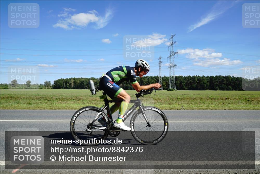 07.09.2025 - 19. Norderstedt Triathlon Michael Burmester http://msf.ph/oto/8842376 07.09.2025 14:37:03 Radfahren 908, 1431, 1481 meine-sportfotos.de