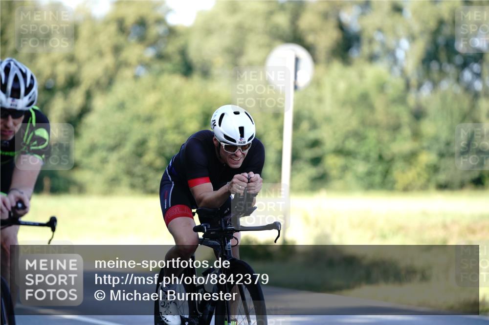 07.09.2025 - 19. Norderstedt Triathlon Michael Burmester http://msf.ph/oto/8842379 07.09.2025 15:47:14 Radfahren 543, 915, 1538 meine-sportfotos.de