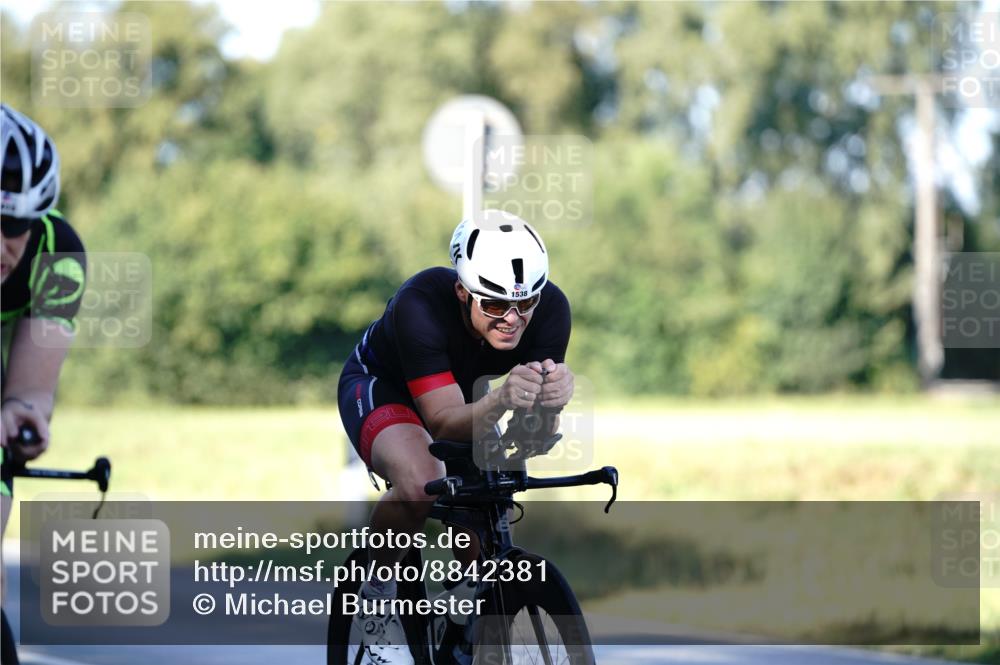 07.09.2025 - 19. Norderstedt Triathlon Michael Burmester http://msf.ph/oto/8842381 07.09.2025 15:47:14 Radfahren 543, 915, 1538 meine-sportfotos.de