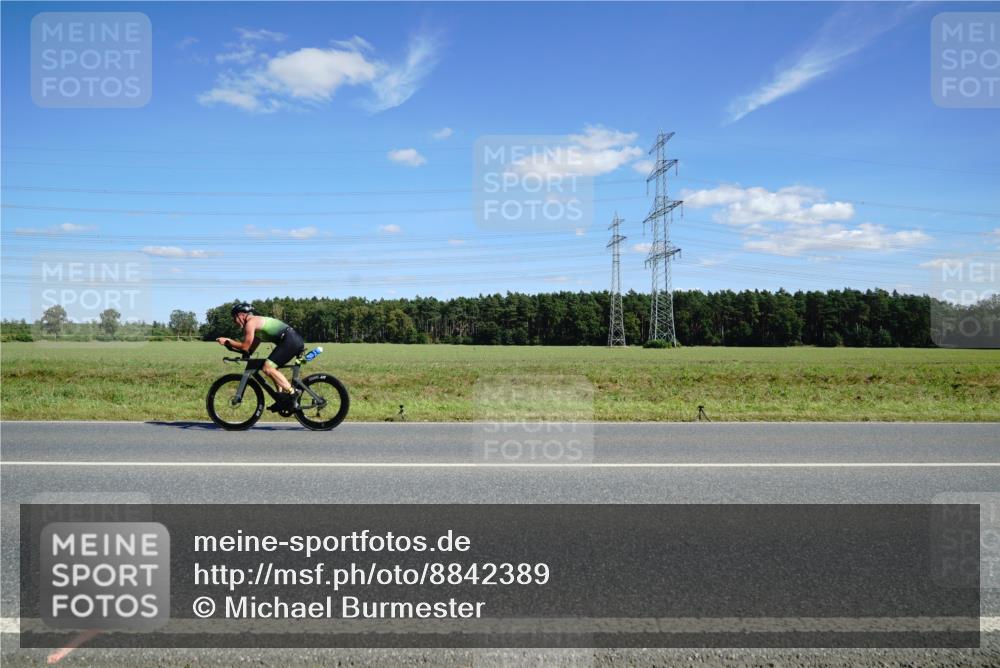 07.09.2025 - 19. Norderstedt Triathlon Michael Burmester http://msf.ph/oto/8842389 07.09.2025 14:37:07 Radfahren 979, 1430, 1431, 1481 meine-sportfotos.de