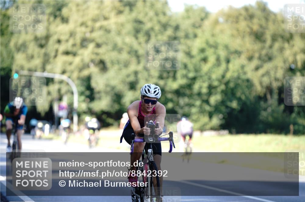 07.09.2025 - 19. Norderstedt Triathlon Michael Burmester http://msf.ph/oto/8842392 07.09.2025 15:47:27 Radfahren 464, 529 meine-sportfotos.de