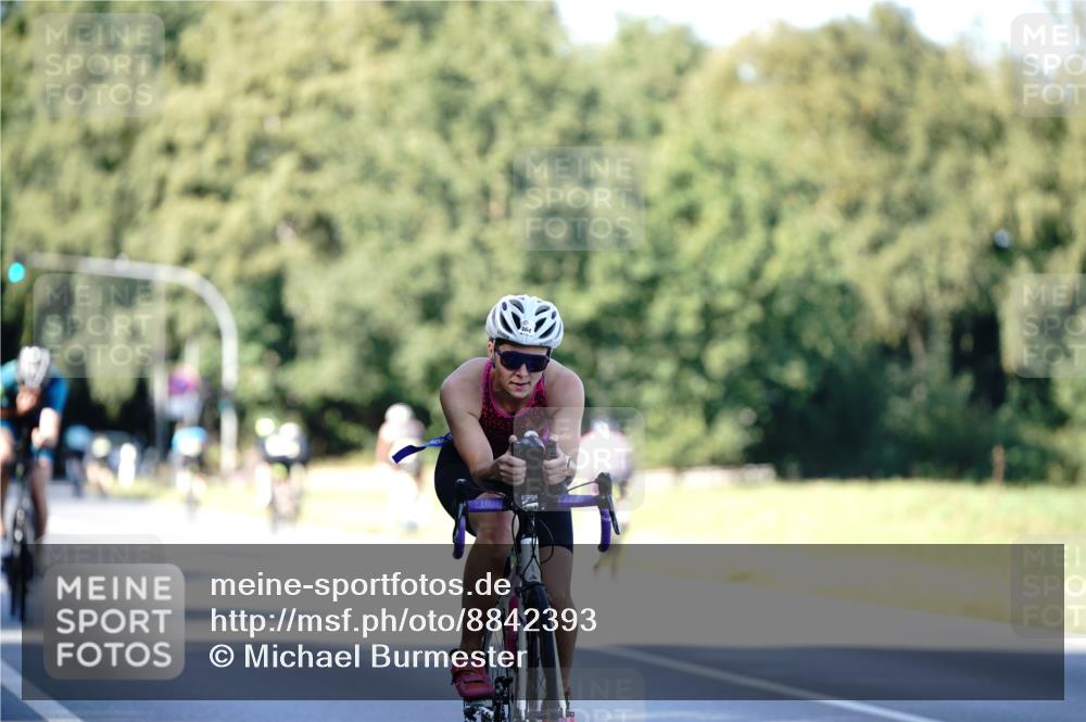 07.09.2025 - 19. Norderstedt Triathlon Michael Burmester http://msf.ph/oto/8842393 07.09.2025 15:47:27 Radfahren 464, 529 meine-sportfotos.de