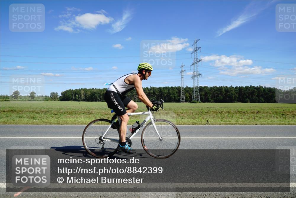 07.09.2025 - 19. Norderstedt Triathlon Michael Burmester http://msf.ph/oto/8842399 07.09.2025 14:37:17 Radfahren 1456, 1471 meine-sportfotos.de